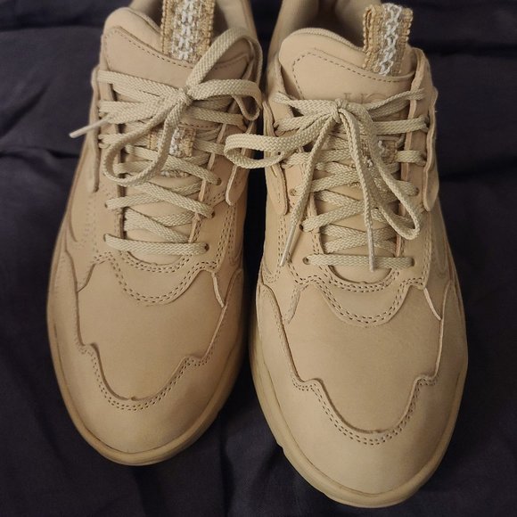 *SOLD* UGG CA1 Sneaker - Picture 4 of 10